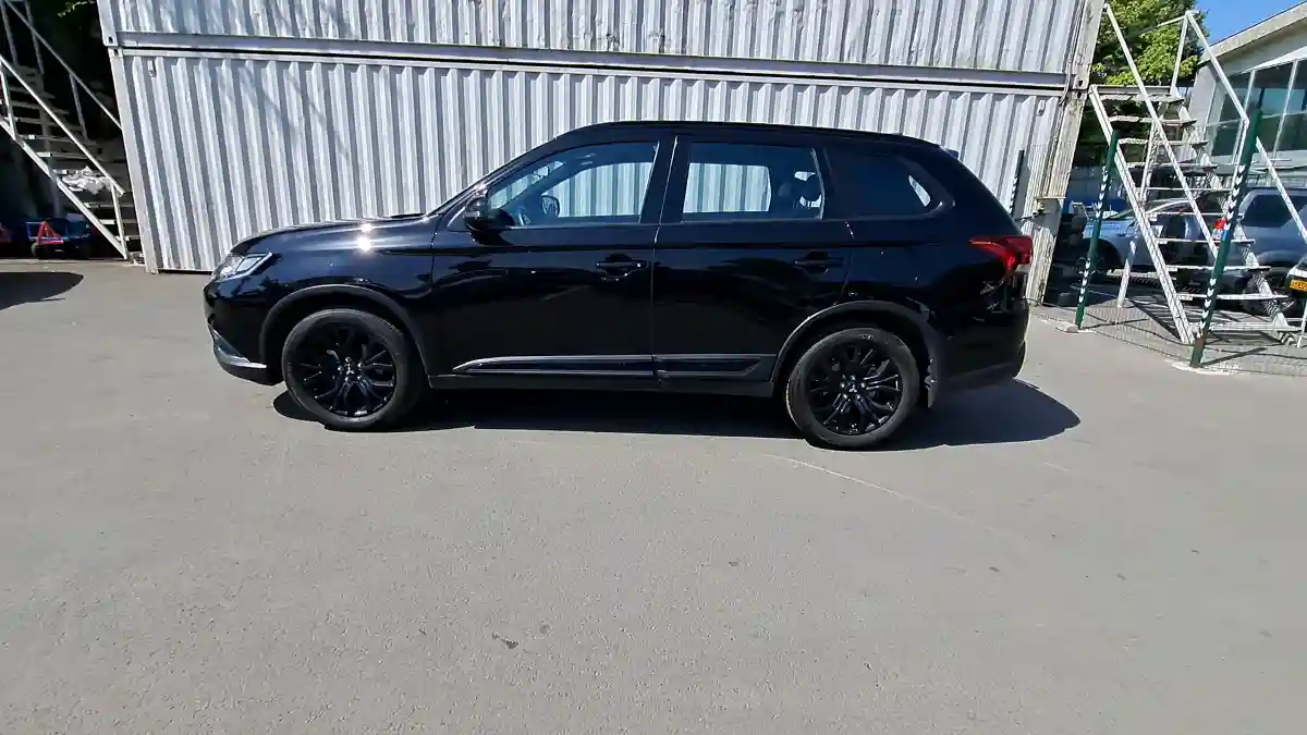 Mitsubishi Outlander 2021 года за 11 750 000 тг. в Алматы