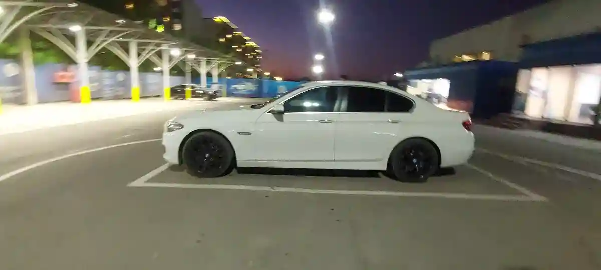 BMW 5 серии 2014 года за 14 000 000 тг. в Алматы