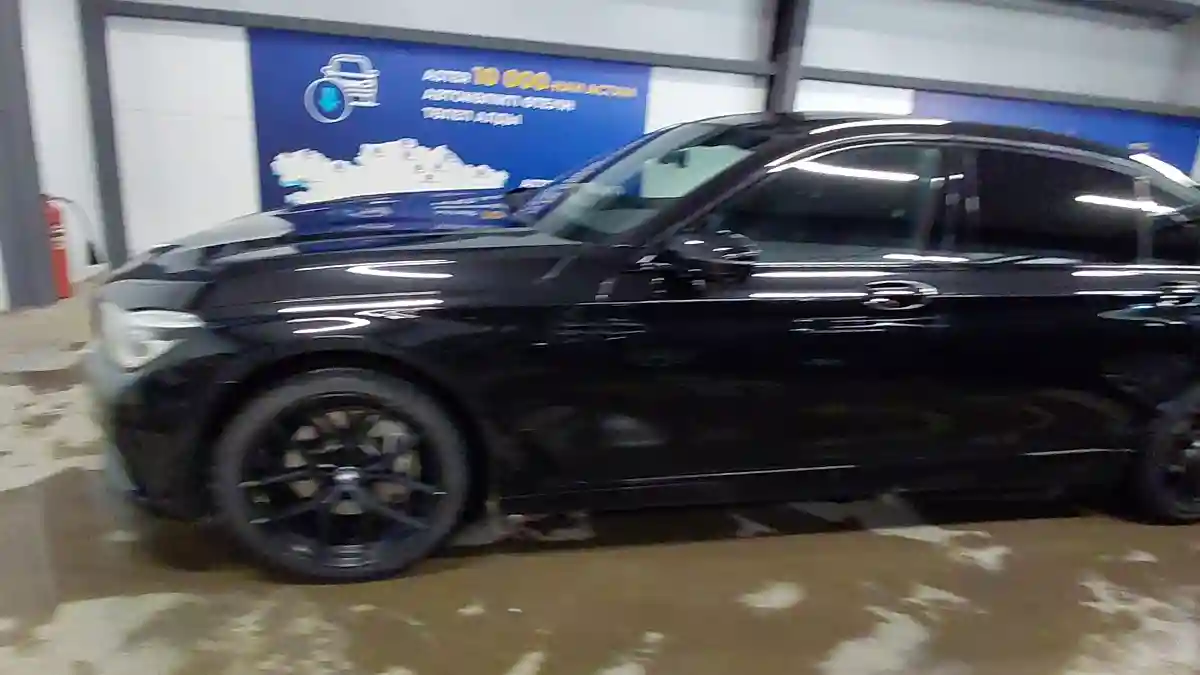 BMW 7 серии 2018 года за 25 400 000 тг. в Астана