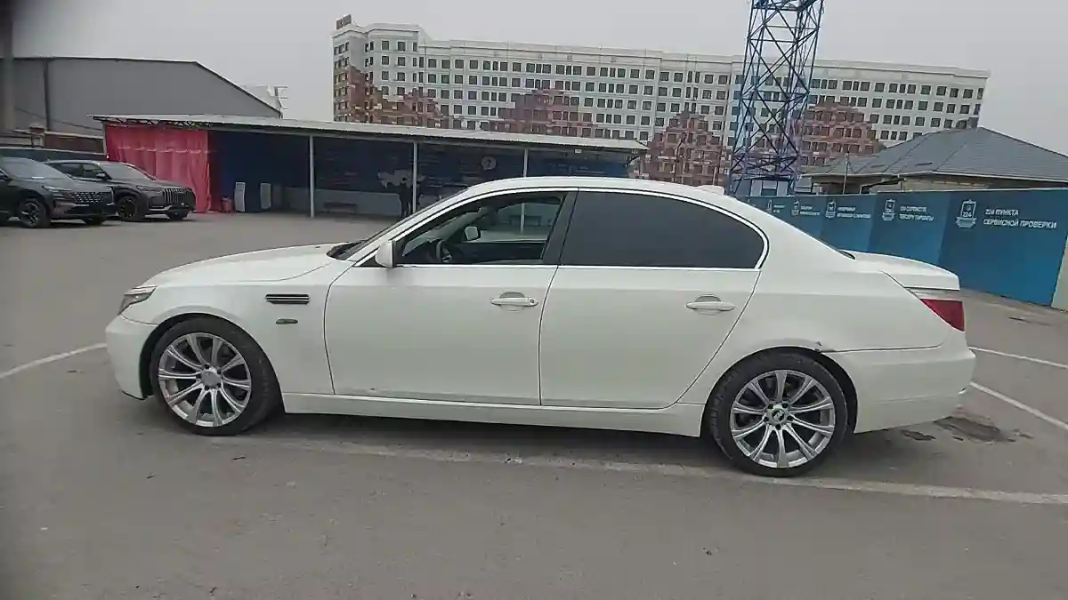 BMW 5 серии 2009 года за 8 500 000 тг. в Шымкент