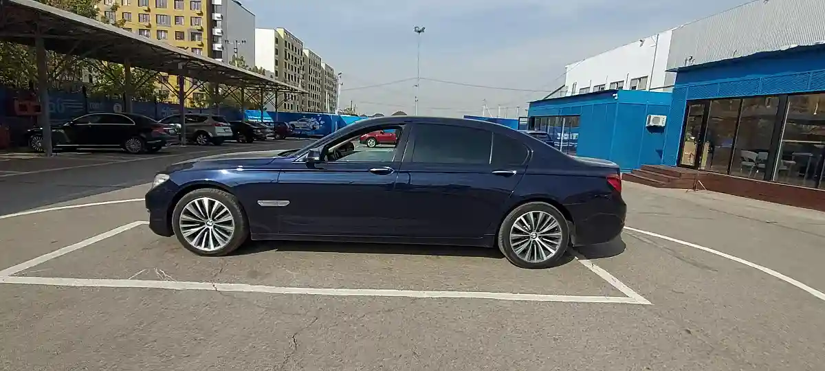 BMW 7 серии 2015 года за 13 000 000 тг. в Алматы