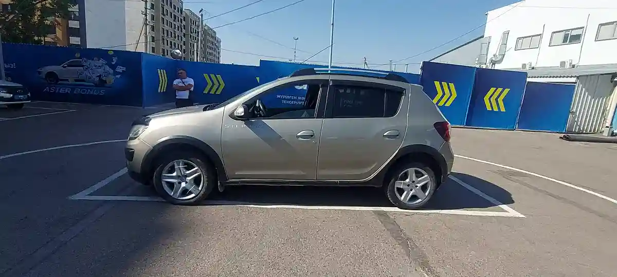 Renault Sandero 2016 года за 5 000 000 тг. в Алматы