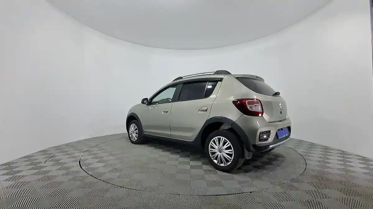 Renault Sandero 2017 года за 5 590 000 тг. в Астана