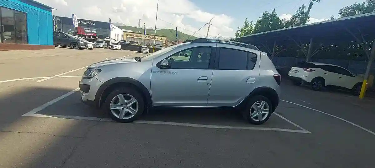 Renault Sandero 2017 года за 5 500 000 тг. в Алматы