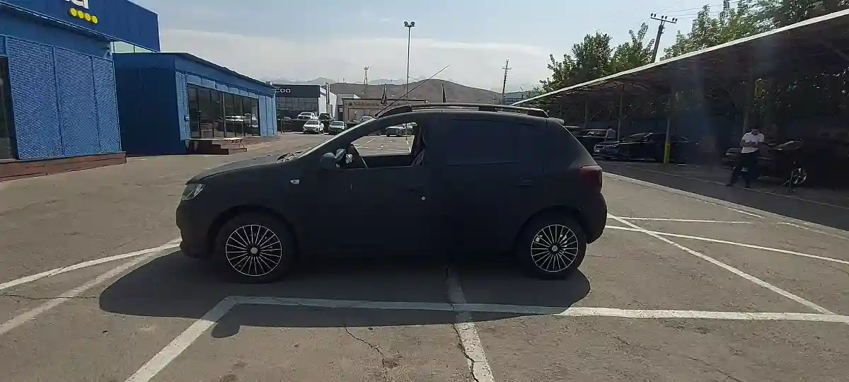 Renault Sandero 2015 года за 3 850 000 тг. в Алматы