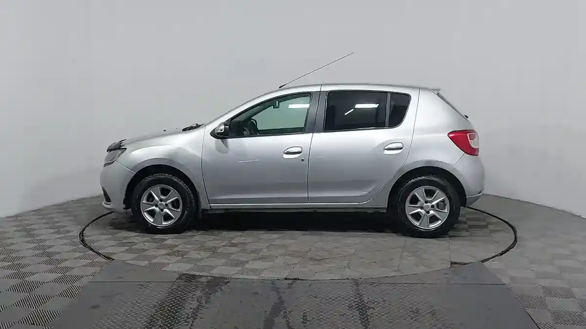 Renault Sandero 2018 года за 4 890 000 тг. в Астана