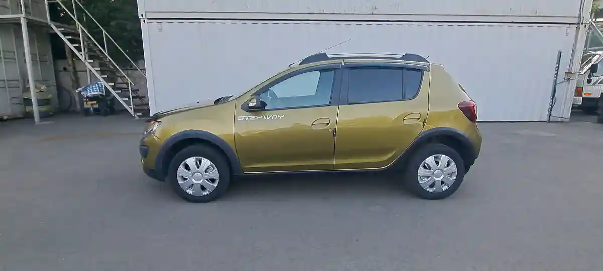 Renault Sandero 2015 года за 2 990 000 тг. в Алматы