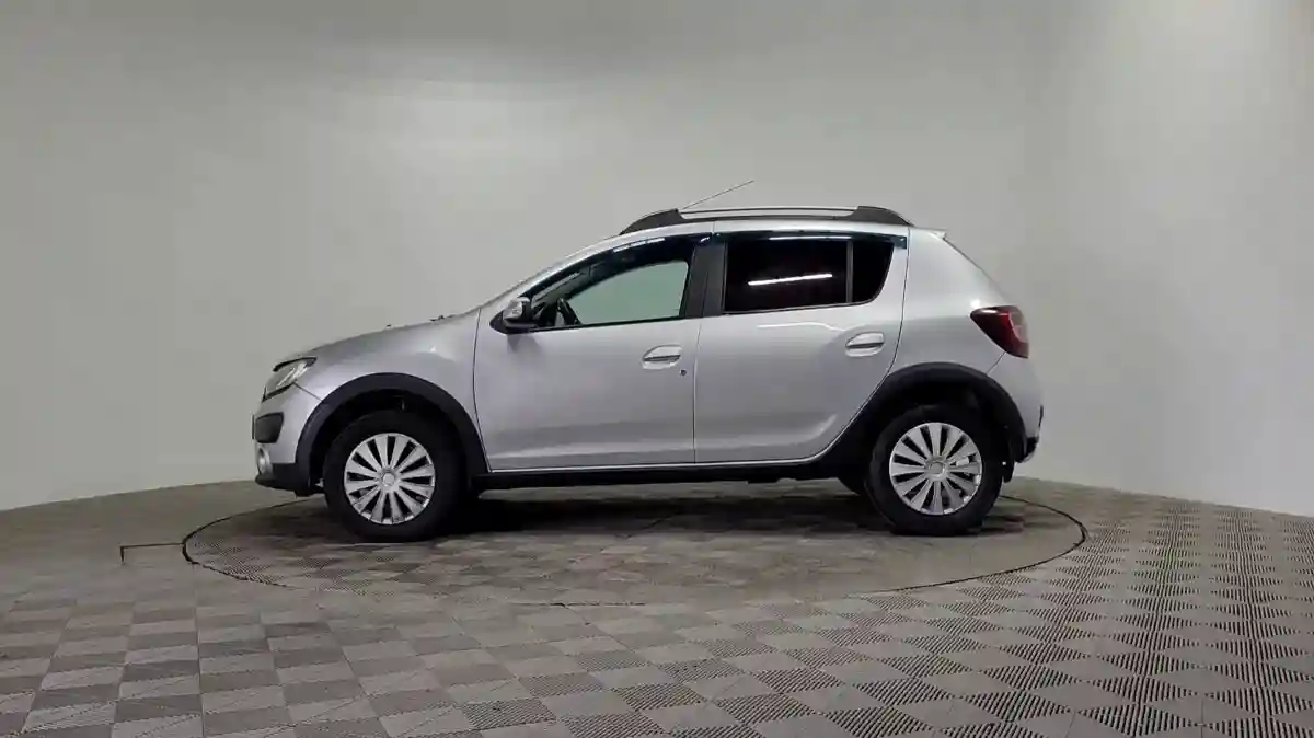 Renault Sandero 2015 года за 2 990 000 тг. в Алматы