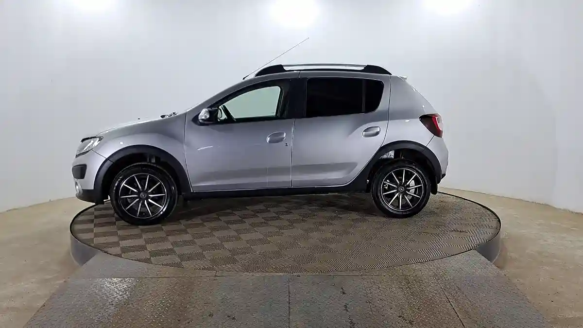 Renault Sandero 2015 года за 3 989 000 тг. в Актобе