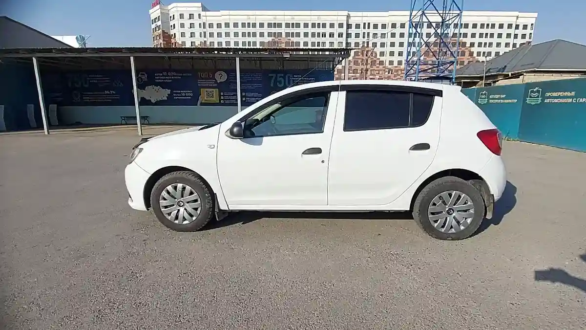 Renault Sandero 2015 года за 3 500 000 тг. в Шымкент