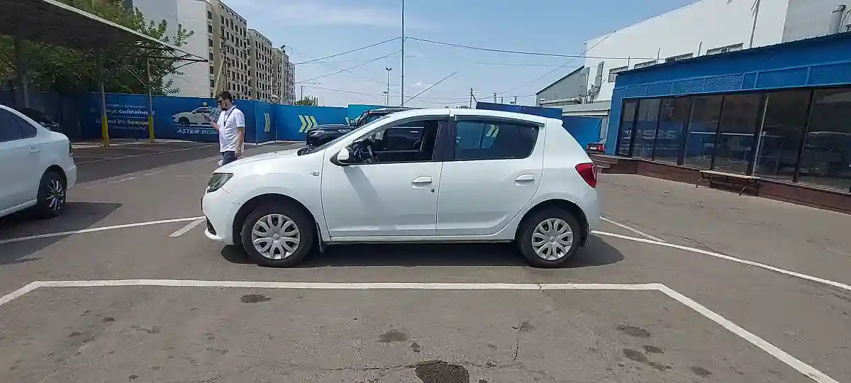 Renault Sandero 2015 года за 1 500 000 тг. в Алматы