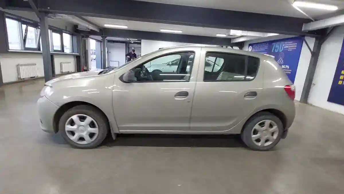 Renault Sandero 2015 года за 4 500 000 тг. в Астана