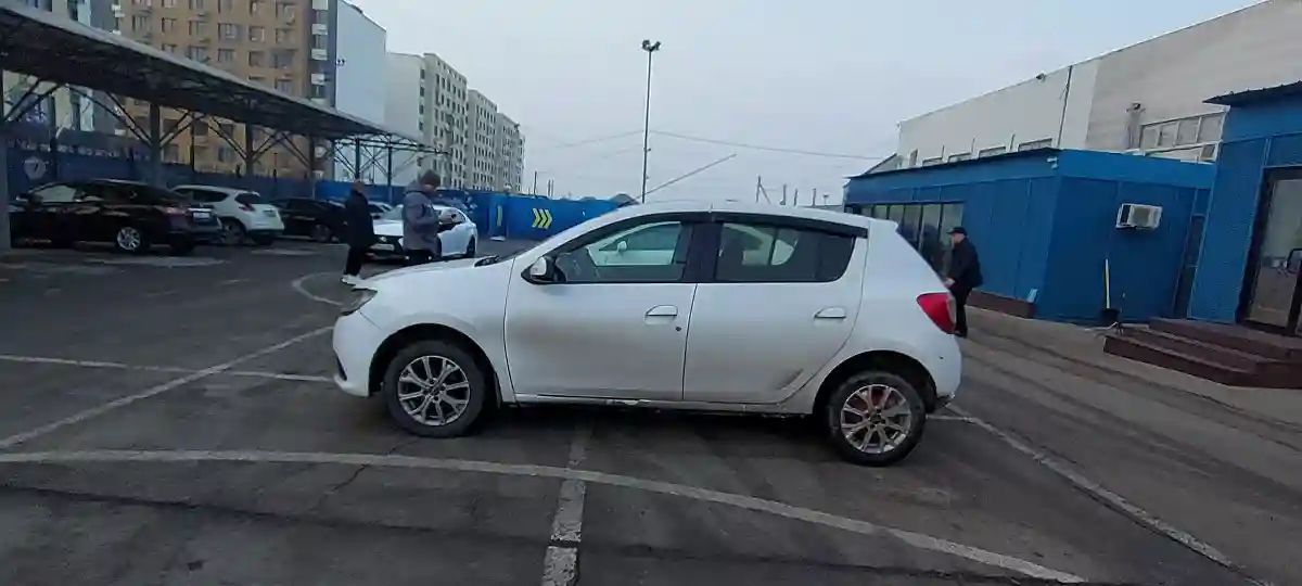 Renault Sandero 2015 года за 3 000 000 тг. в Алматы