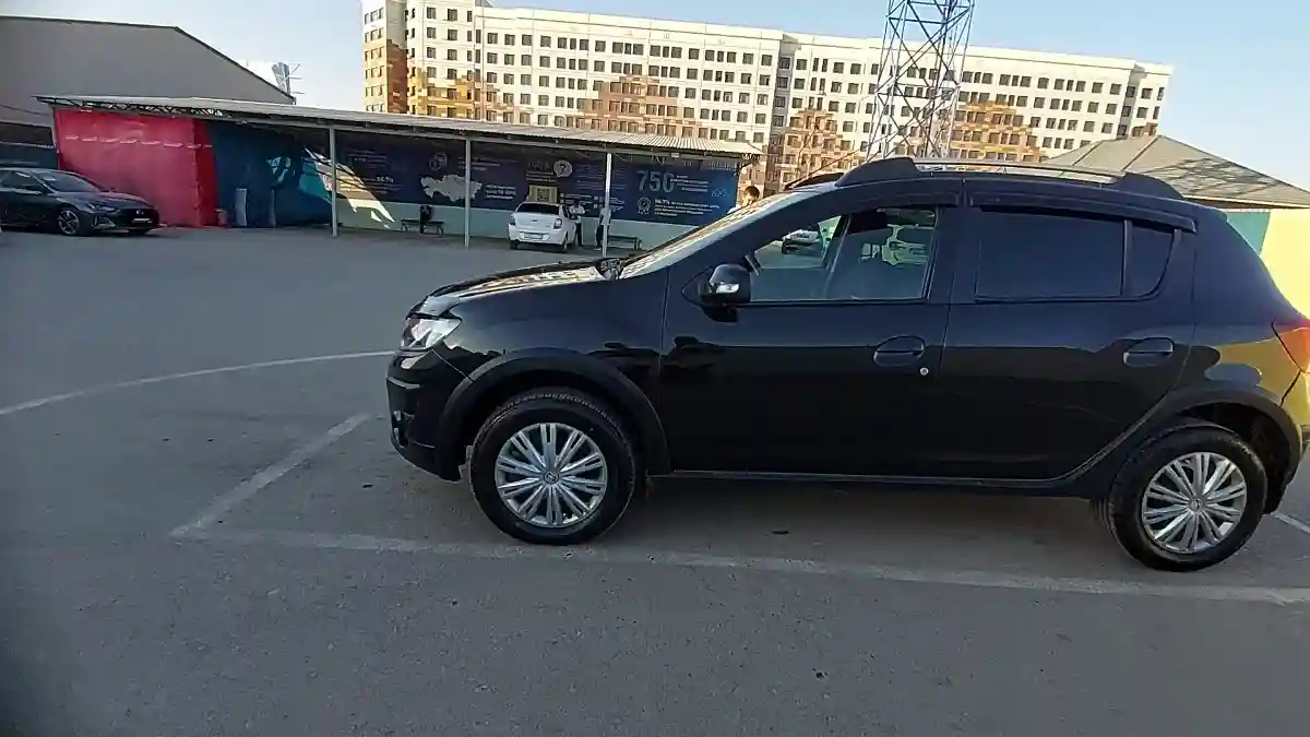 Renault Sandero 2015 года за 4 000 000 тг. в Шымкент