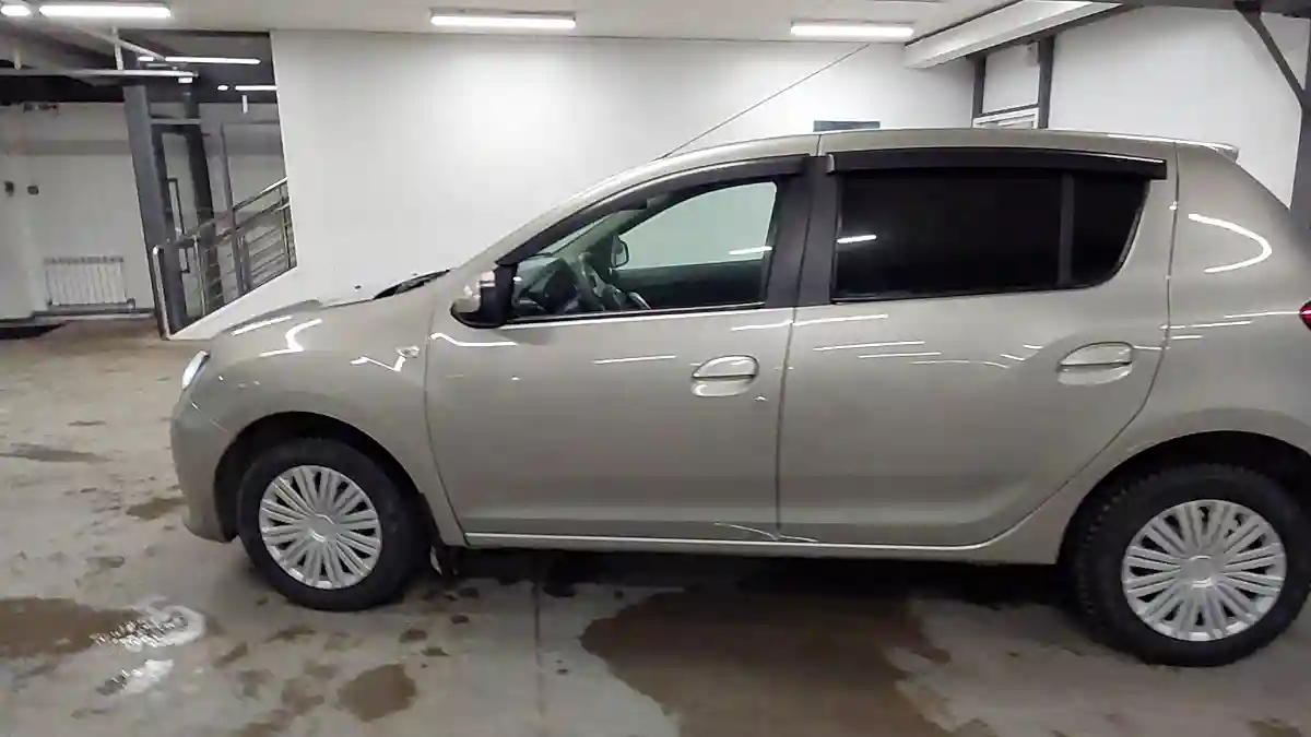 Renault Sandero 2015 года за 3 900 000 тг. в Астана