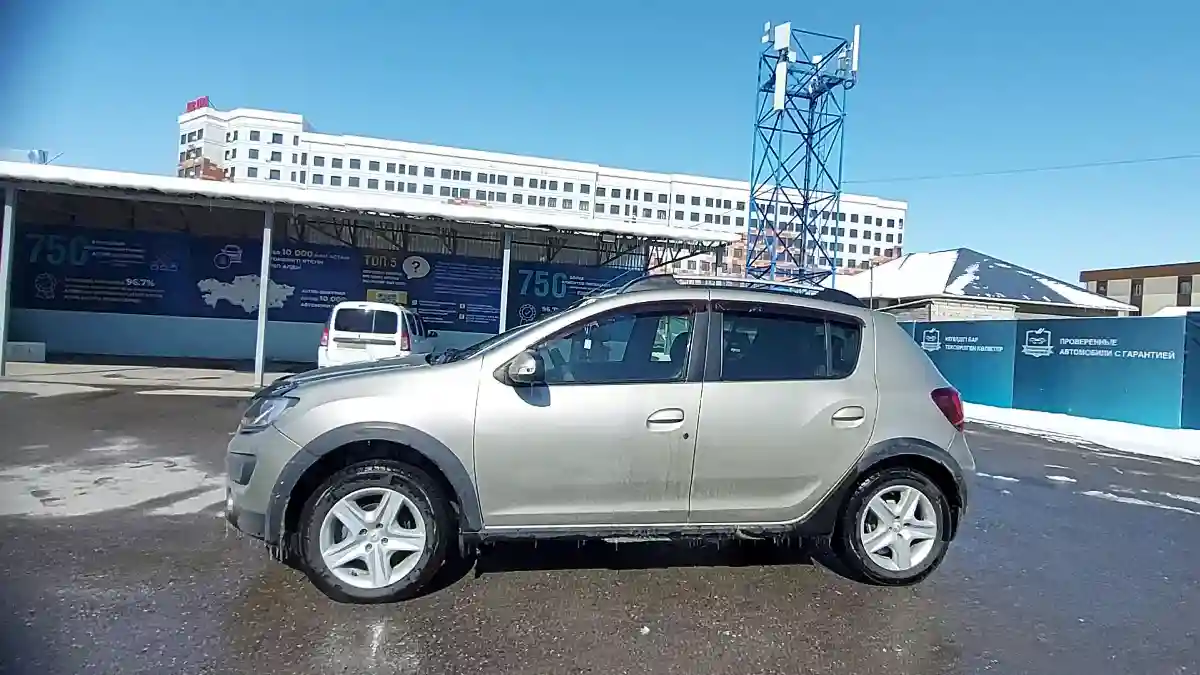 Renault Sandero 2015 года за 2 700 000 тг. в Шымкент