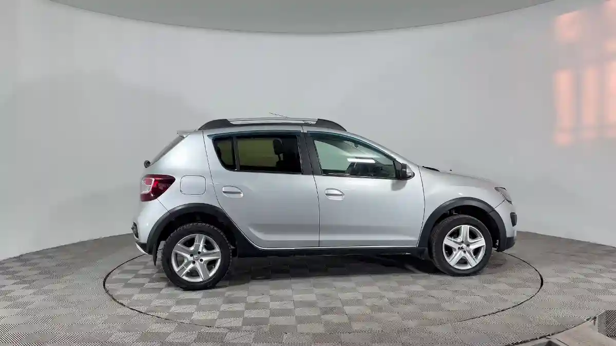 Renault Sandero 2015 года за 3 290 000 тг. в Караганда