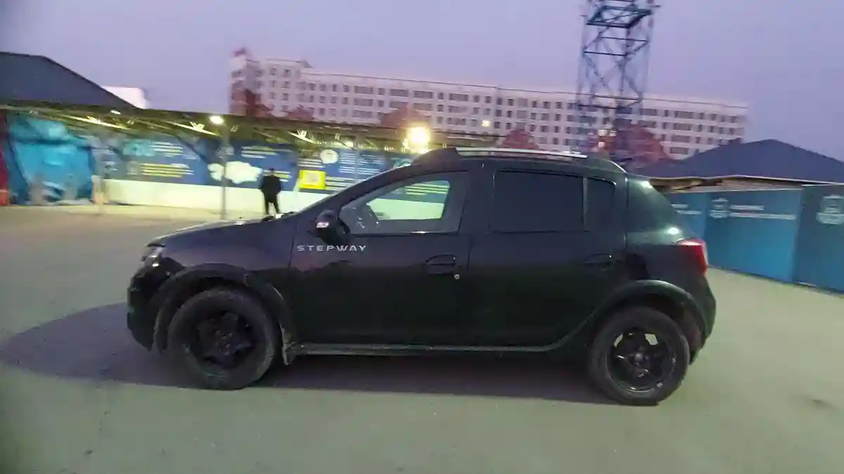 Renault Sandero 2015 года за 3 700 000 тг. в Шымкент