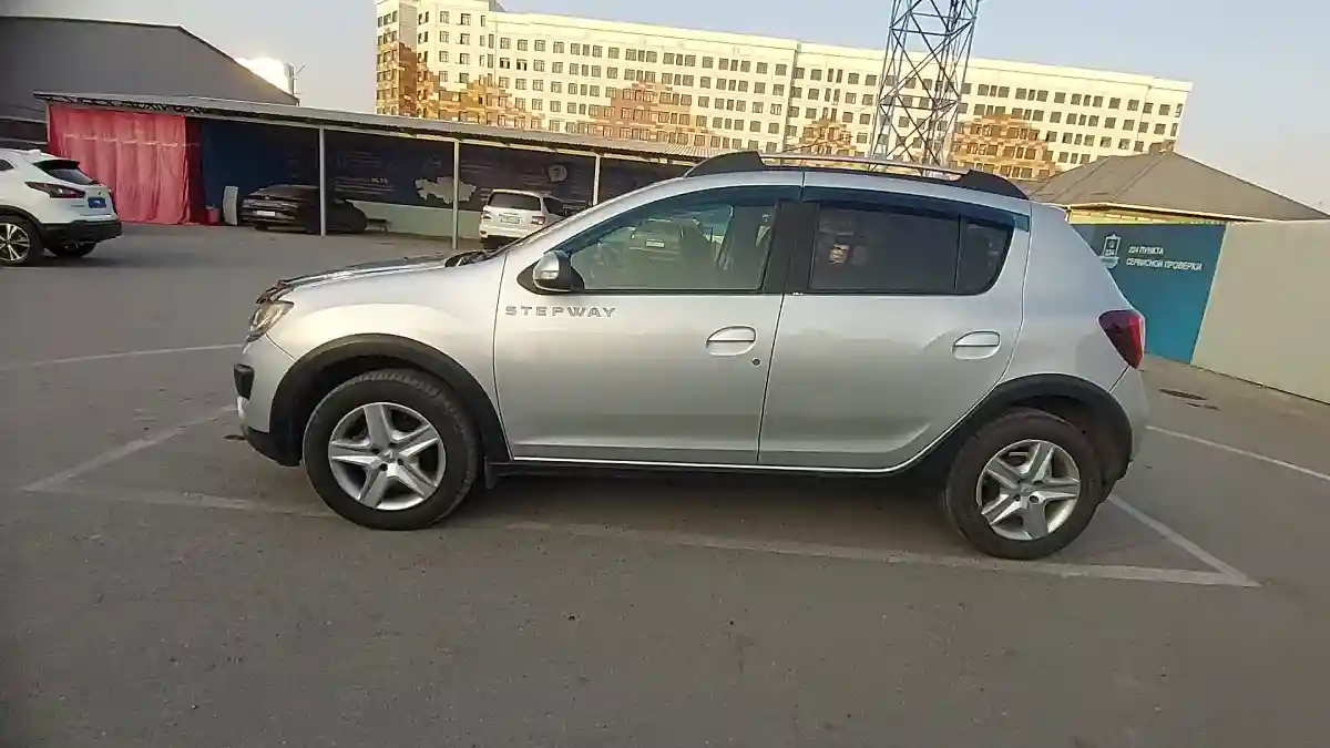 Renault Sandero 2018 года за 4 000 000 тг. в Шымкент