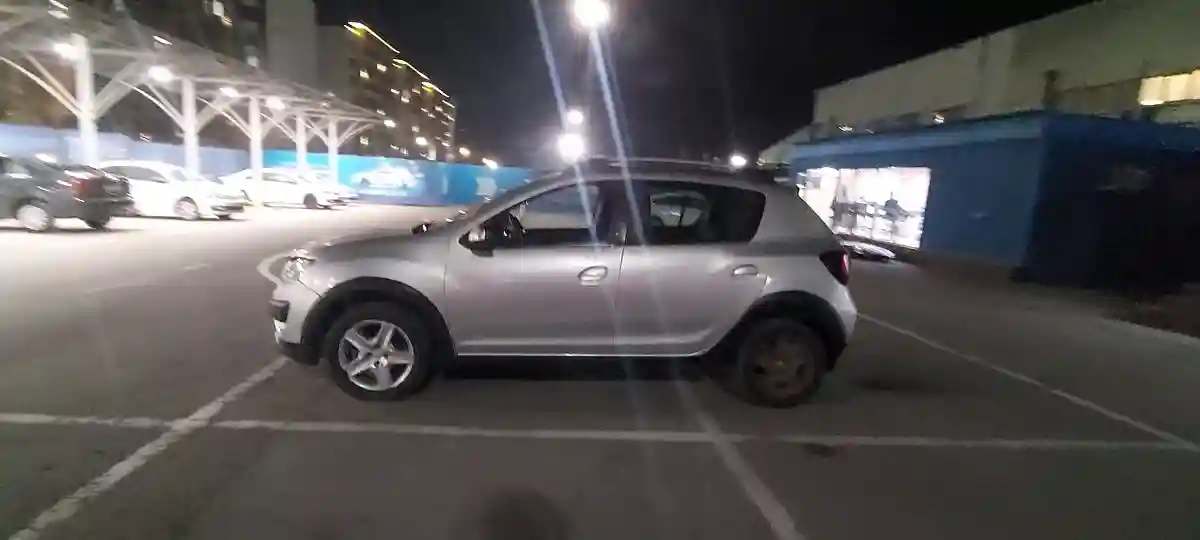 Renault Sandero 2015 года за 3 000 000 тг. в Алматы