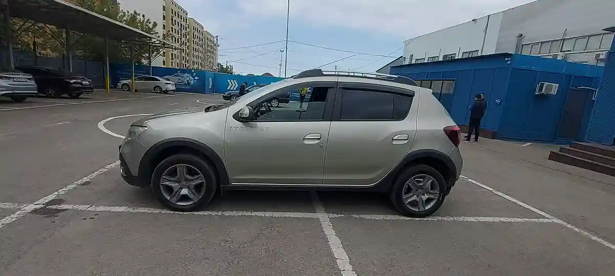 Renault Sandero 2019 года за 5 000 000 тг. в Алматы