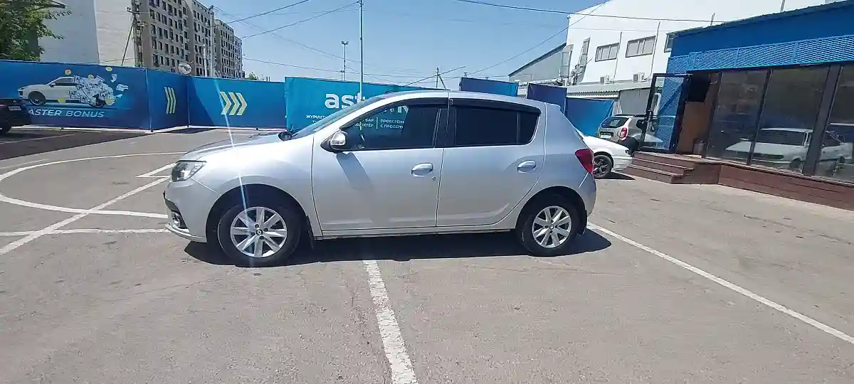 Renault Sandero 2019 года за 5 600 000 тг. в Алматы
