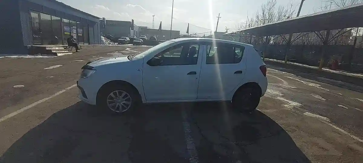 Renault Sandero 2018 года за 4 000 000 тг. в Алматы
