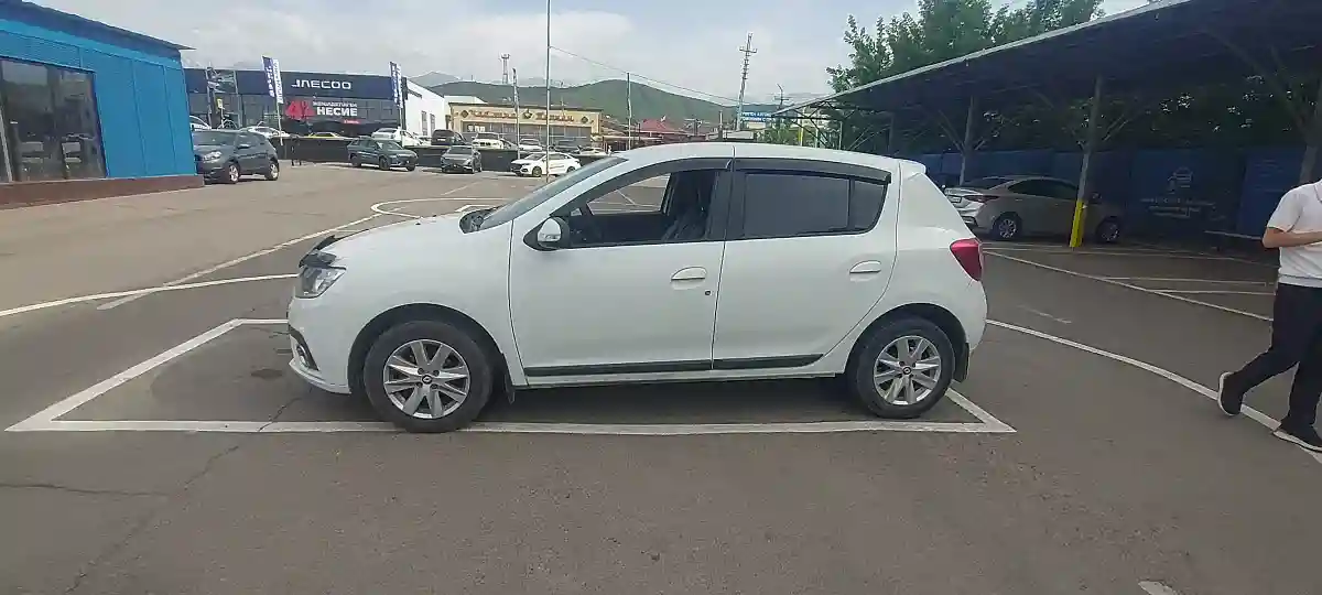 Renault Sandero 2021 года за 5 000 000 тг. в Алматы