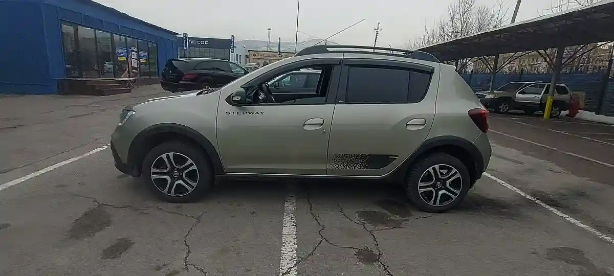 Renault Sandero 2022 года за 5 500 000 тг. в Алматы