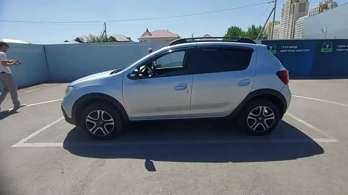 Renault Sandero 2020 года за 7 000 000 тг. в Шымкент