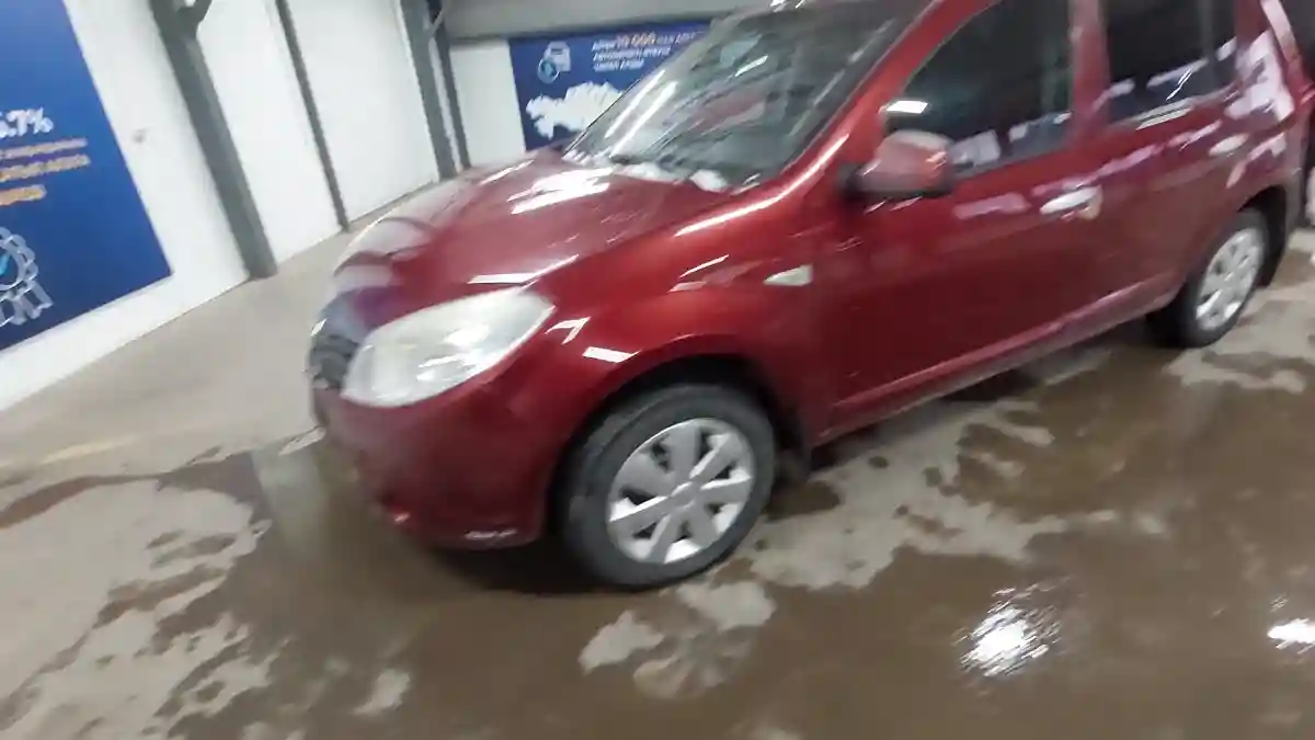 Renault Sandero 2013 года за 3 300 000 тг. в Астана