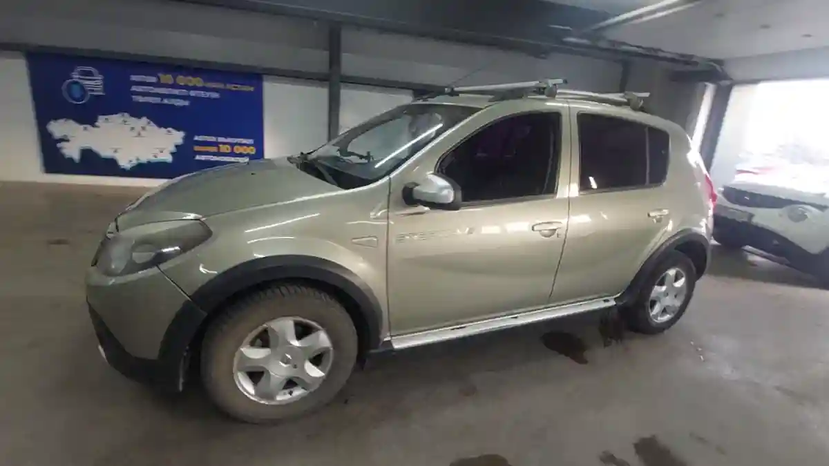 Renault Sandero 2013 года за 3 500 000 тг. в Астана