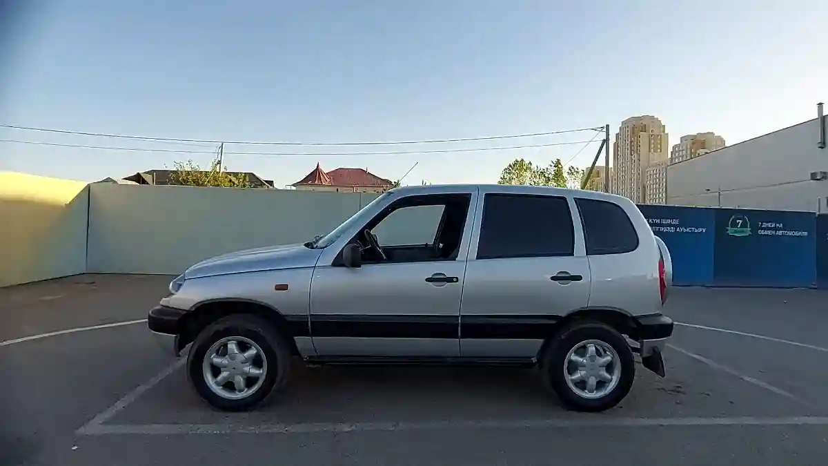 Chevrolet Niva 2003 года за 2 500 000 тг. в Шымкент