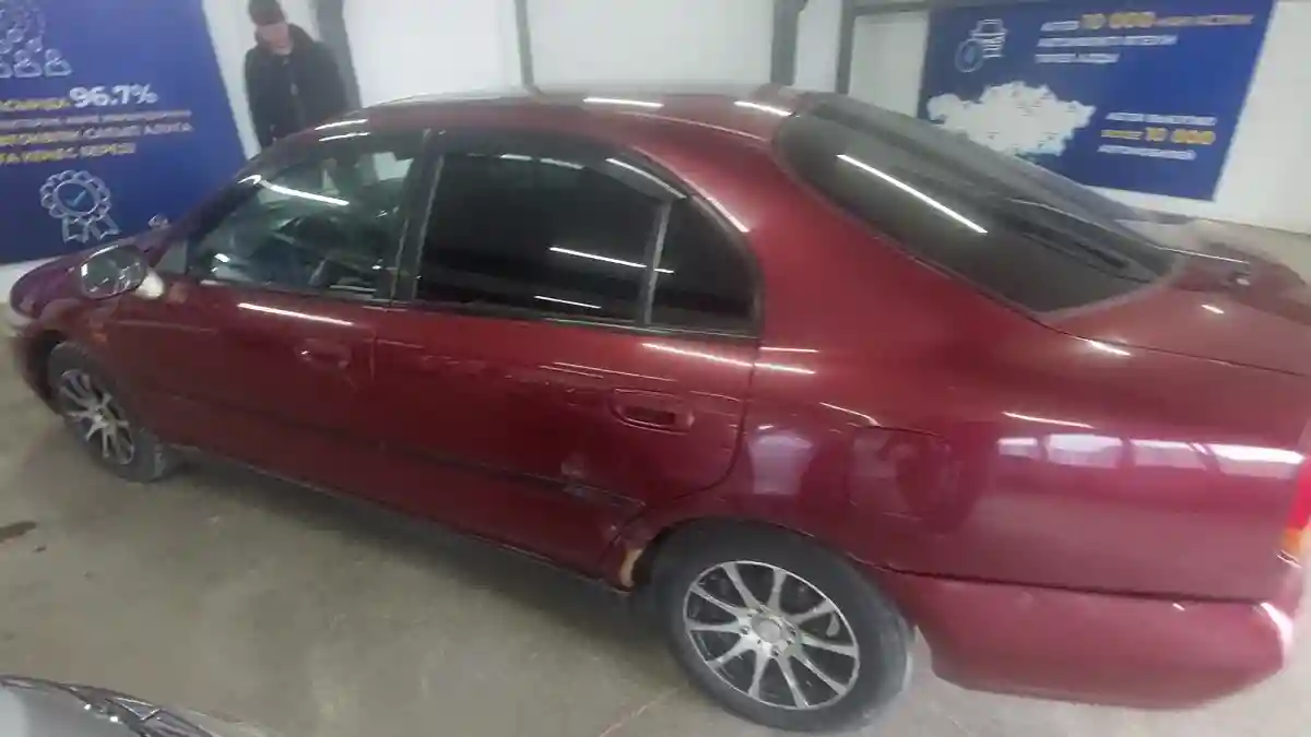 Mitsubishi Carisma 1998 года за 1 800 000 тг. в Астана