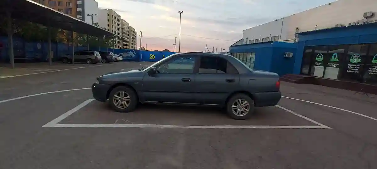 Mitsubishi Carisma 1997 года за 800 000 тг. в Алматы