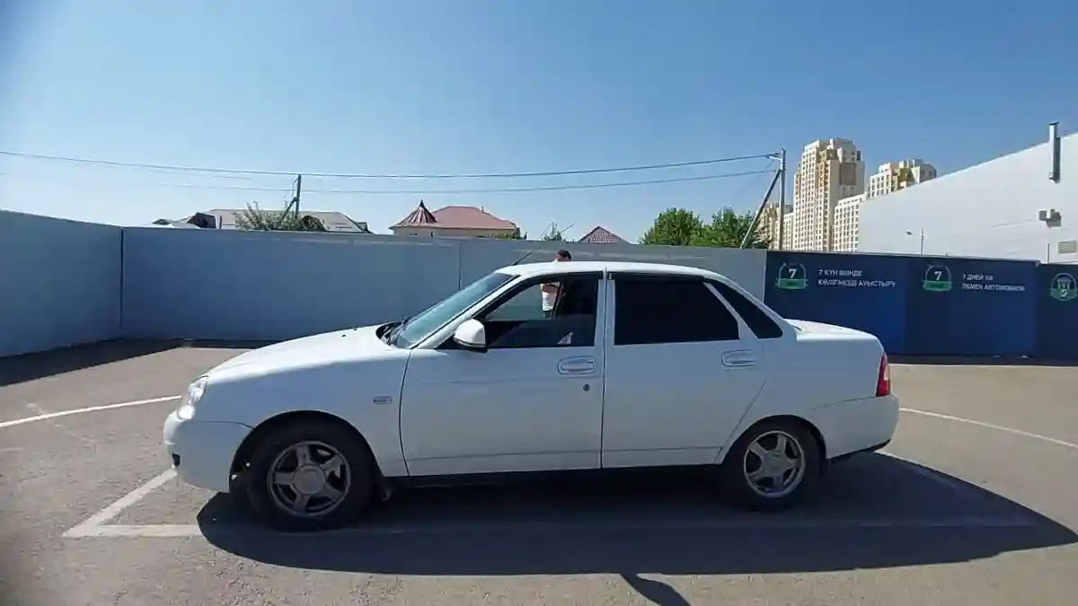 LADA (ВАЗ) Priora 2013 года за 2 000 000 тг. в Шымкент