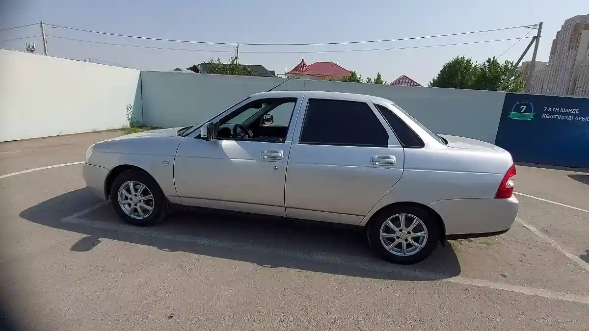 LADA (ВАЗ) Priora 2010 года за 2 300 000 тг. в Шымкент