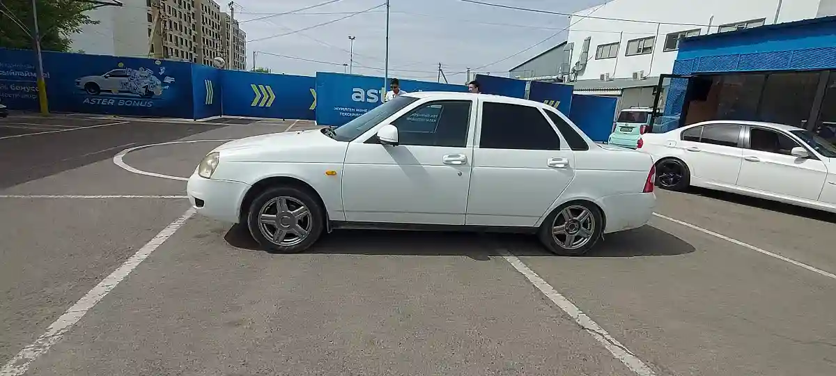 LADA (ВАЗ) Priora 2013 года за 1 000 000 тг. в Алматы