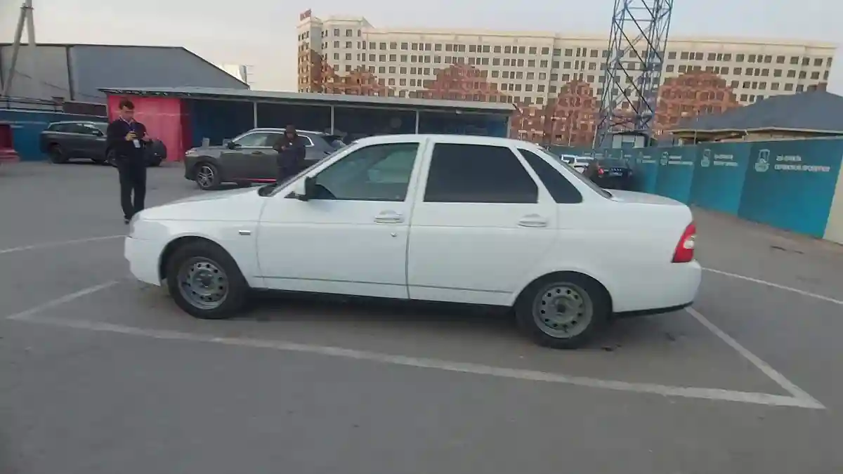 LADA (ВАЗ) Priora 2013 года за 2 500 000 тг. в Шымкент