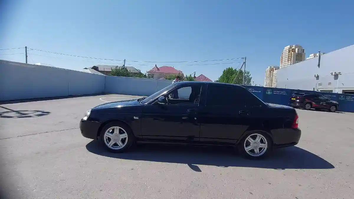 LADA (ВАЗ) Priora 2013 года за 2 000 000 тг. в Шымкент