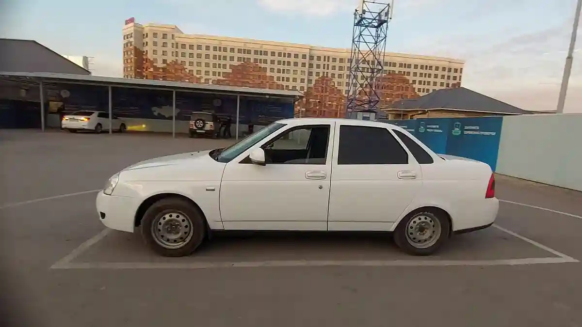 LADA (ВАЗ) Priora 2013 года за 3 000 000 тг. в Шымкент