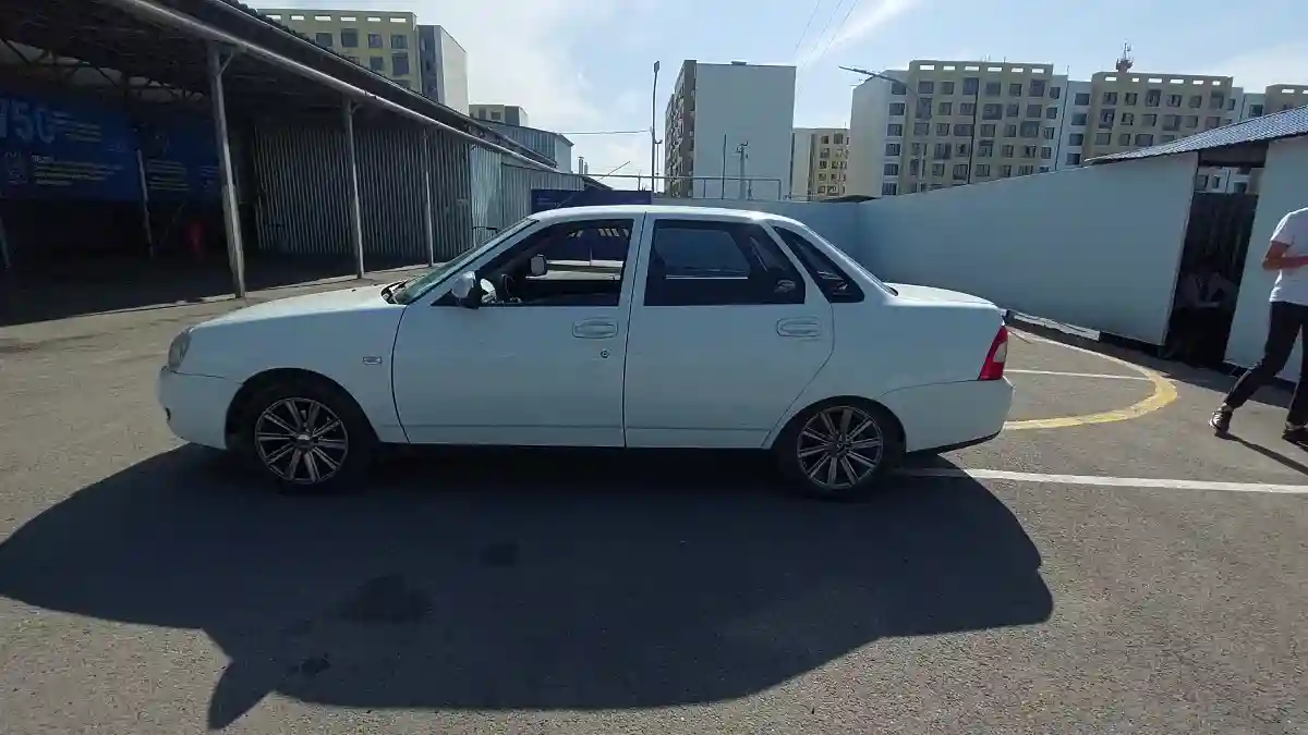 LADA (ВАЗ) Priora 2013 года за 2 000 000 тг. в Алматы