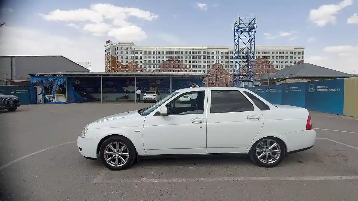 LADA (ВАЗ) Priora 2014 года за 3 000 000 тг. в Шымкент