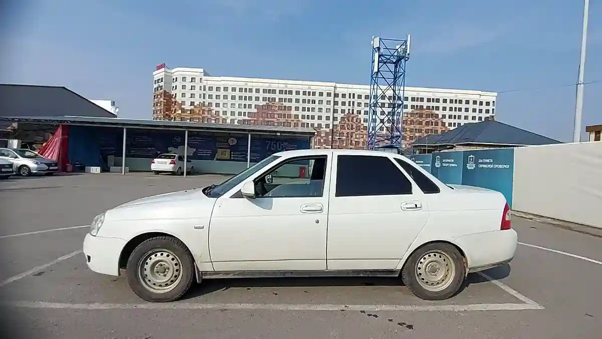 LADA (ВАЗ) Priora 2014 года за 2 000 000 тг. в Шымкент