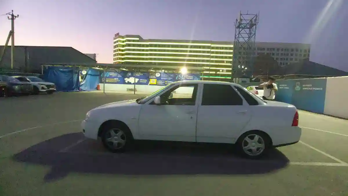 LADA (ВАЗ) Priora 2014 года за 3 000 000 тг. в Шымкент
