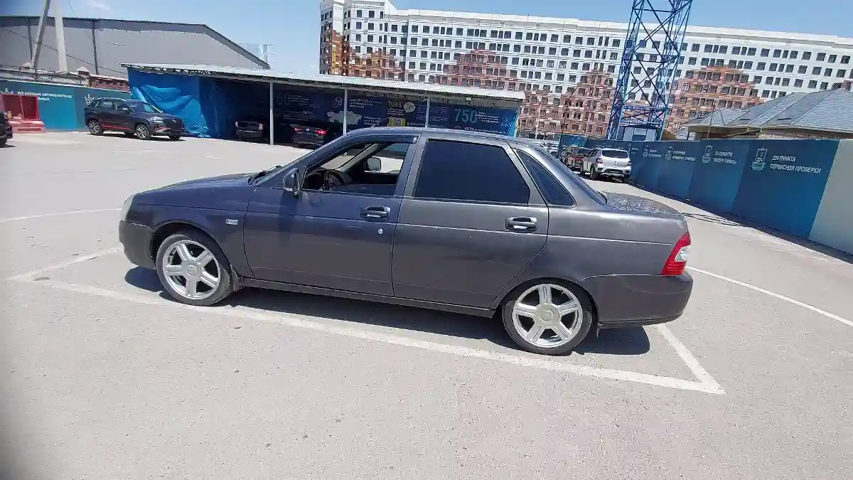 LADA (ВАЗ) Priora 2014 года за 3 000 000 тг. в Шымкент