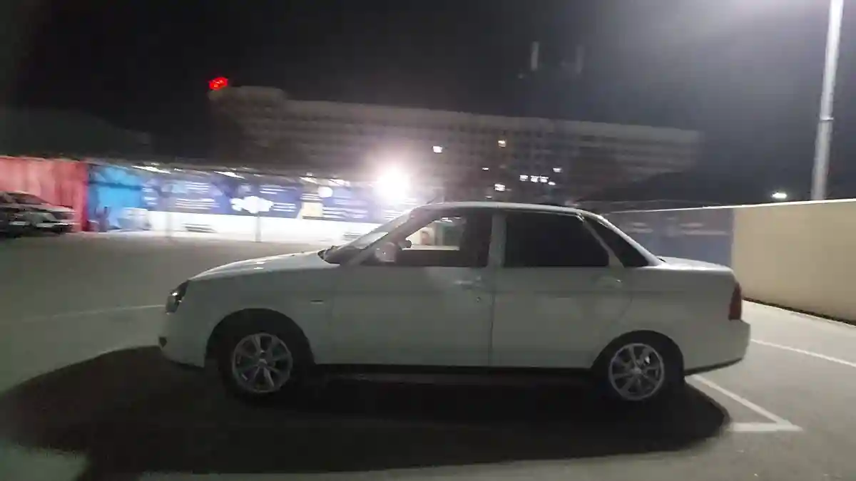 LADA (ВАЗ) Priora 2015 года за 3 000 000 тг. в Шымкент