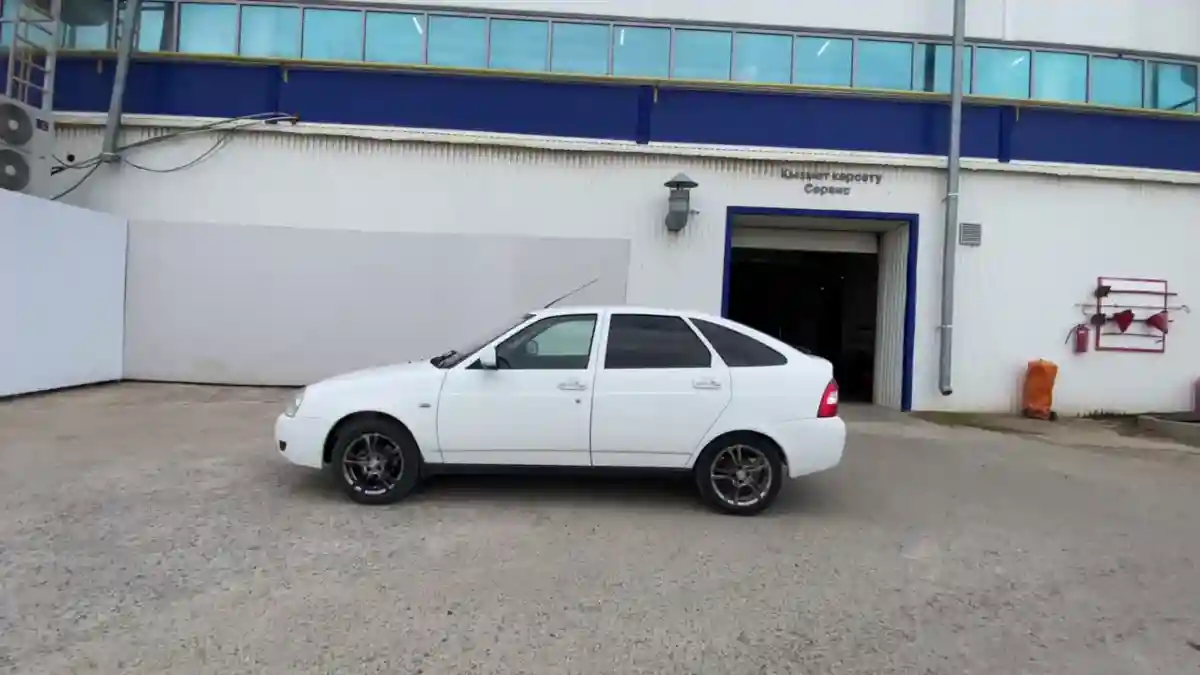 LADA (ВАЗ) Priora 2013 года за 2 190 000 тг. в Уральск