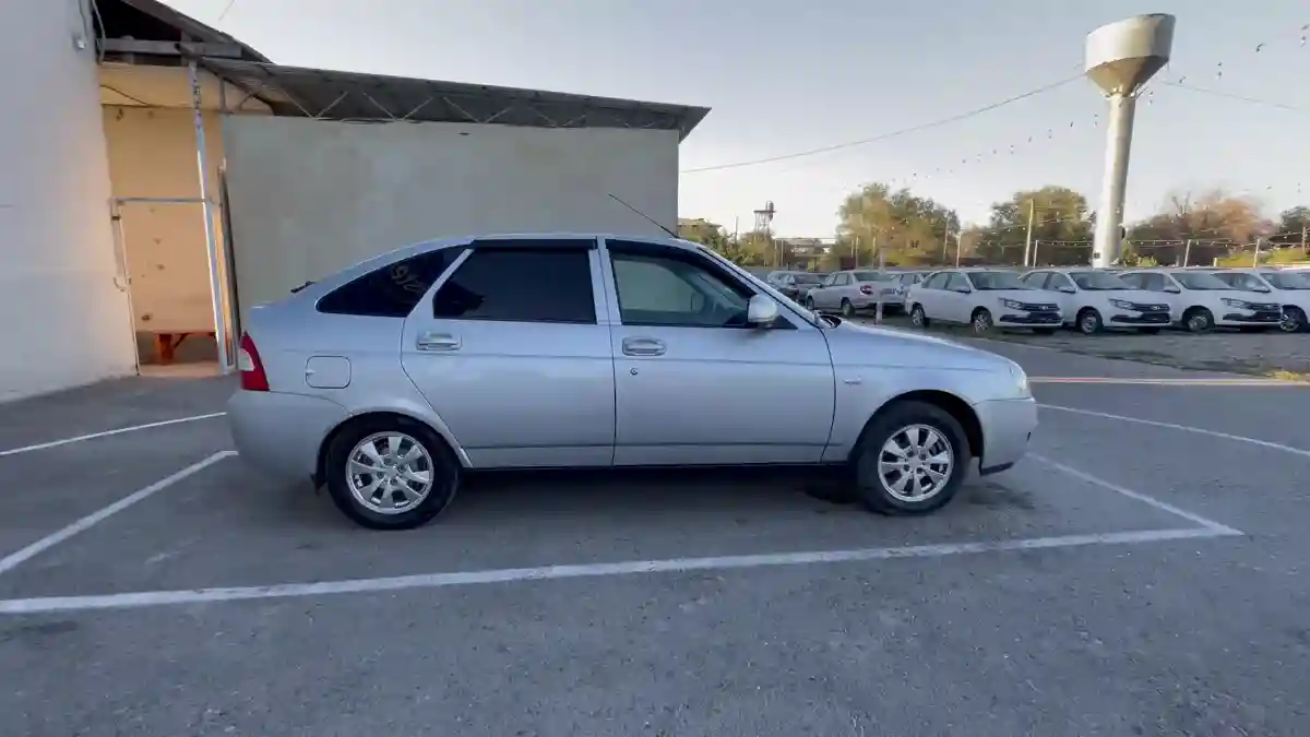 LADA (ВАЗ) Priora 2013 года за 1 800 000 тг. в Тараз