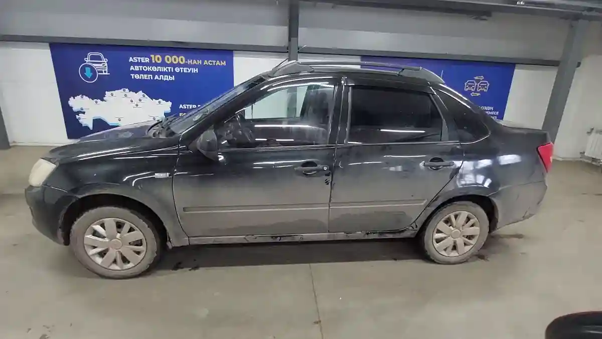 LADA (ВАЗ) Granta 2013 года за 2 600 000 тг. в Астана